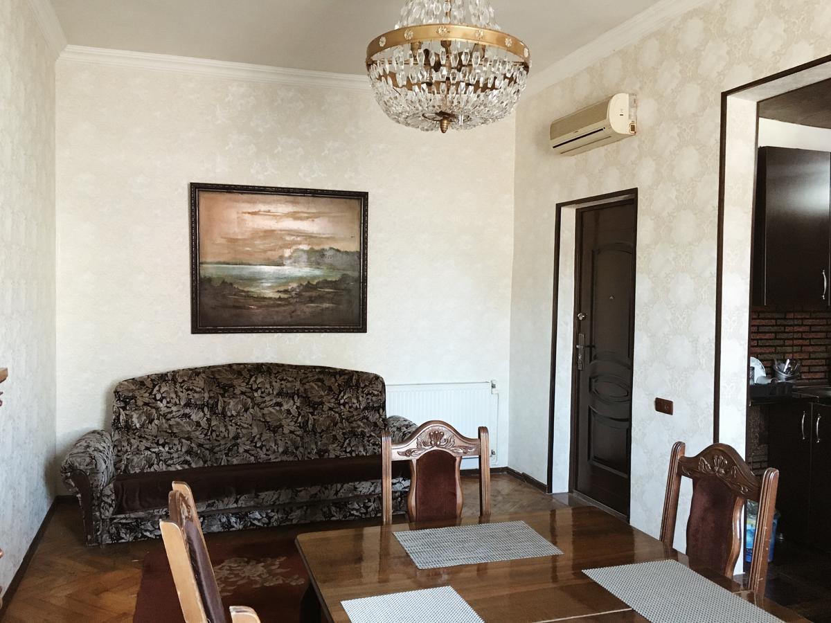 Eka Guest House Batumi Exterior foto